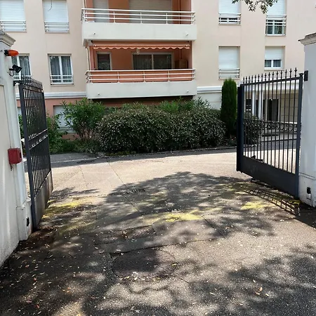 Apartment 84m² Avec 2 Parkings Privatifs *